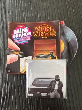 COMMON ZURU Mini Brands Vinyl Vinyl